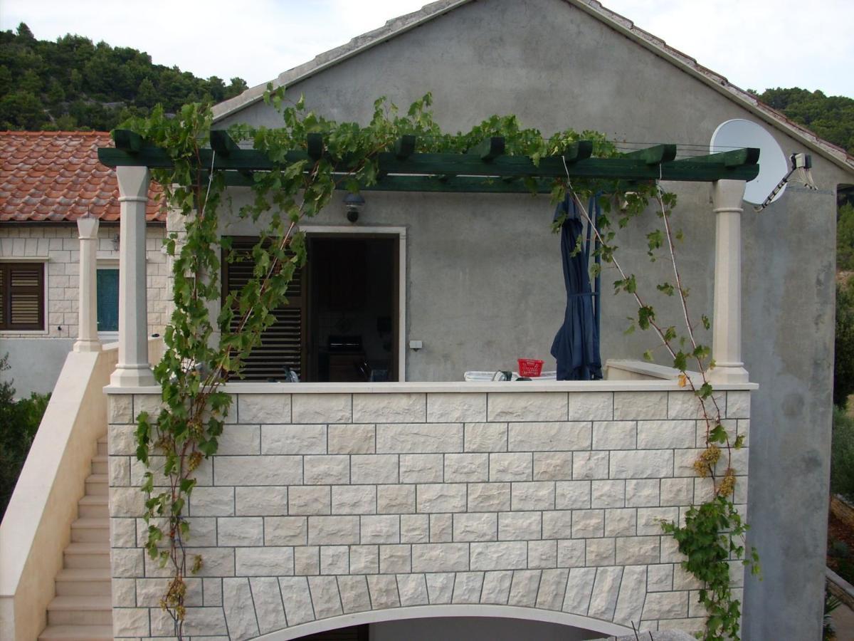 Apartments Darija & Pero Pucisca Extérieur photo