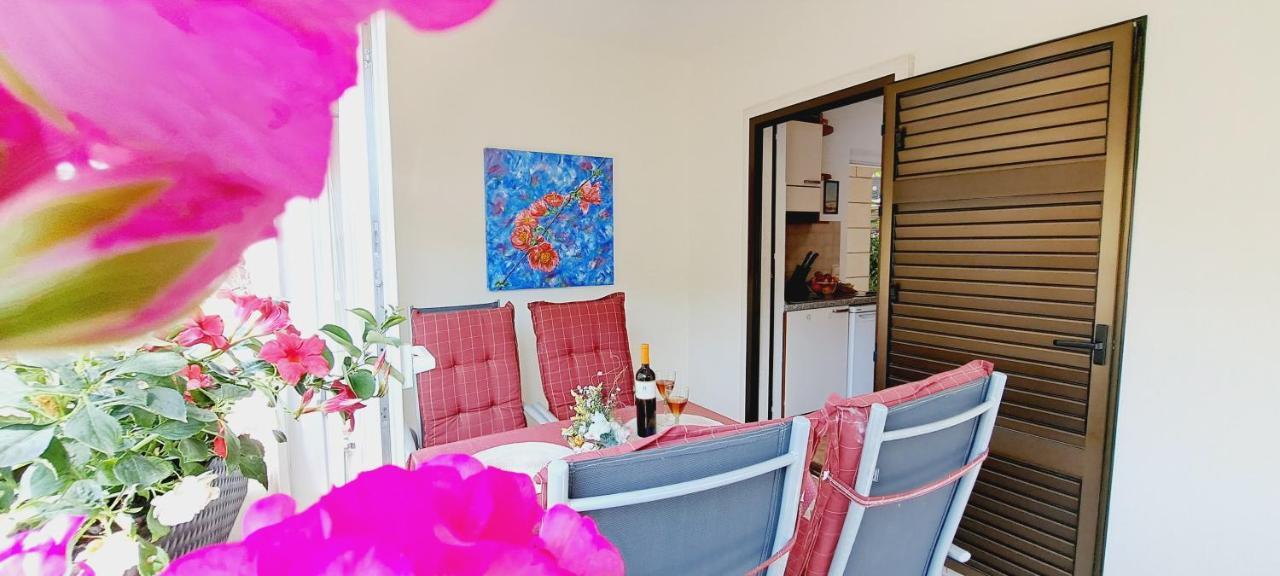Apartments Darija & Pero Pucisca Extérieur photo