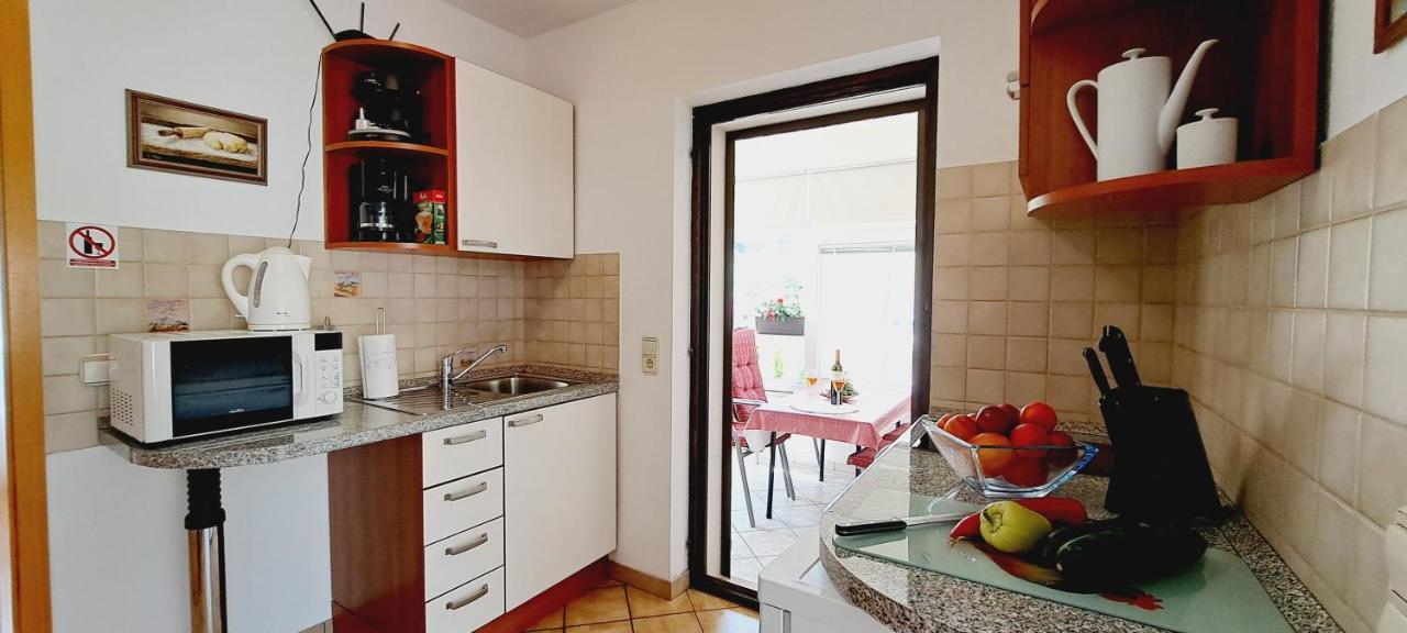 Apartments Darija & Pero Pucisca Extérieur photo
