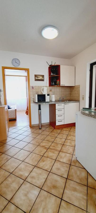 Apartments Darija & Pero Pucisca Extérieur photo