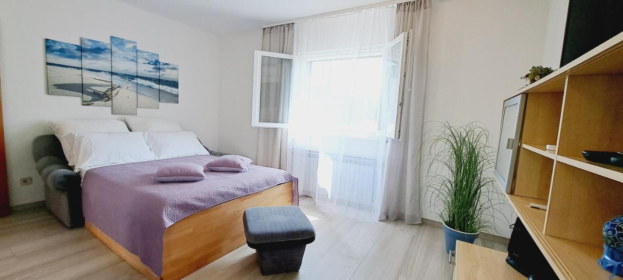 Apartments Darija & Pero Pucisca Extérieur photo
