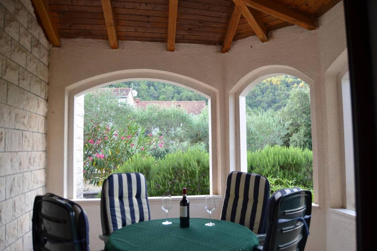 Apartments Darija & Pero Pucisca Extérieur photo