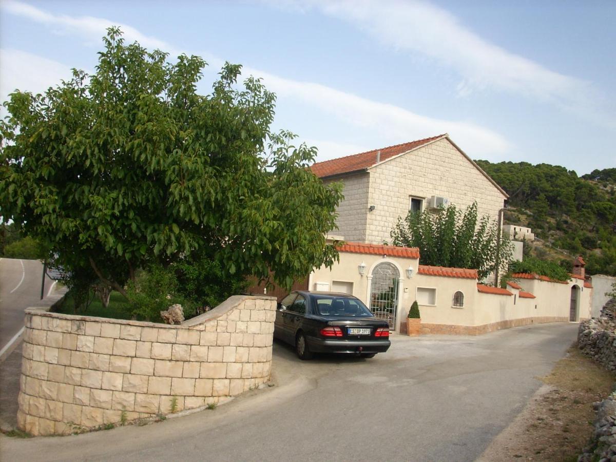 Apartments Darija & Pero Pucisca Extérieur photo